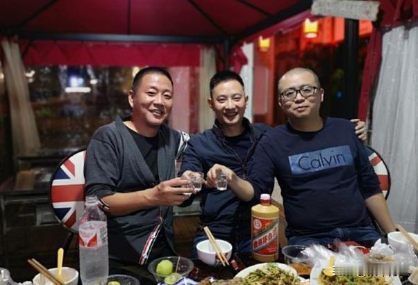 脸皮也太厚了吧！上周，家住邯郸的一位老战友携儿子上门拜访，我特意携全家在高档餐厅
