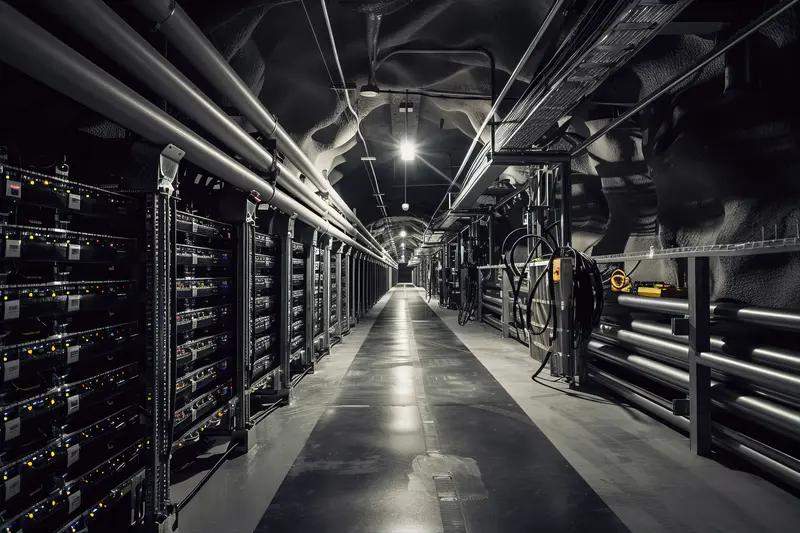 全球首例！伊朗炸了美国科技巨头数据中心，战争形态彻底变了！

家人们，中东战火升