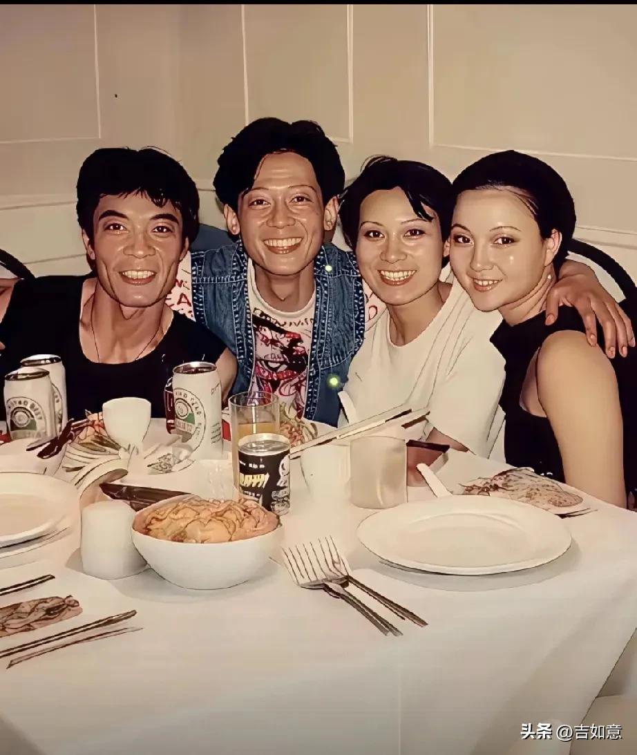 看到这张老照片，禁不住感慨，那年代都不愿意吃胖吧😄