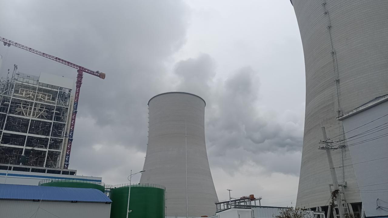 当你翻开这封信时，或许正站在一个全新的起点，回望过去的岁月。此刻的你，是否还记得