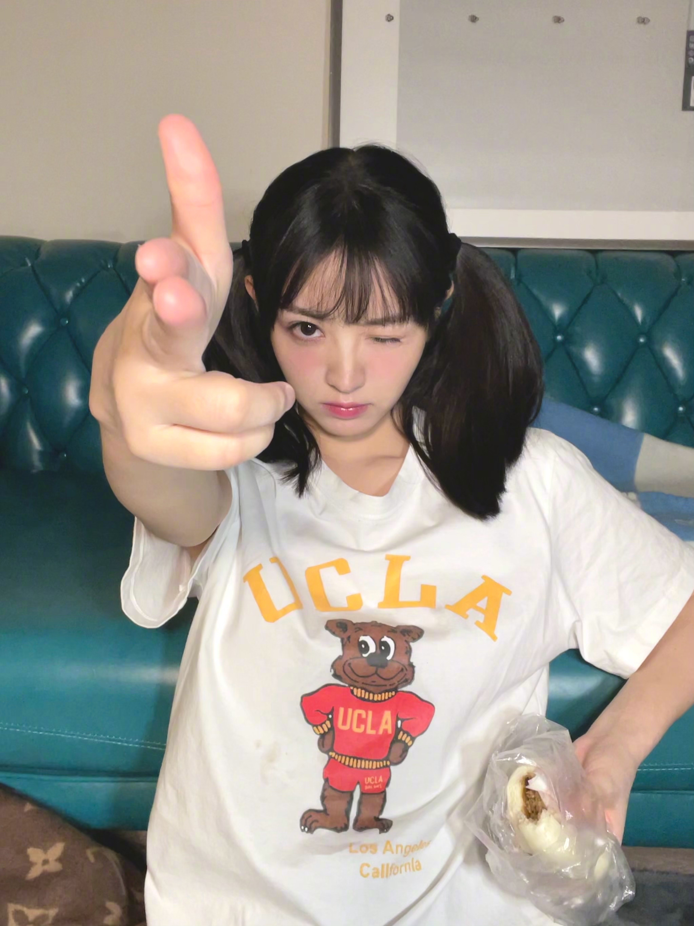 田曦薇千金猫这段完播率百分百理解张凌赫说田曦薇是小笼包了 喵娲娲太有品了！居然放