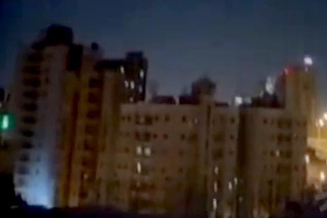 防空警报响了两国，这场仗越闹越大

科威特和巴林那边，6日凌晨可不太平。防空警报