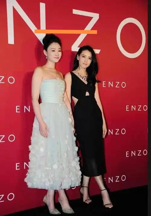 李小冉的身高为‌168cm‌，高圆圆的身高为‌165cm‌，两人就差了3cm，可