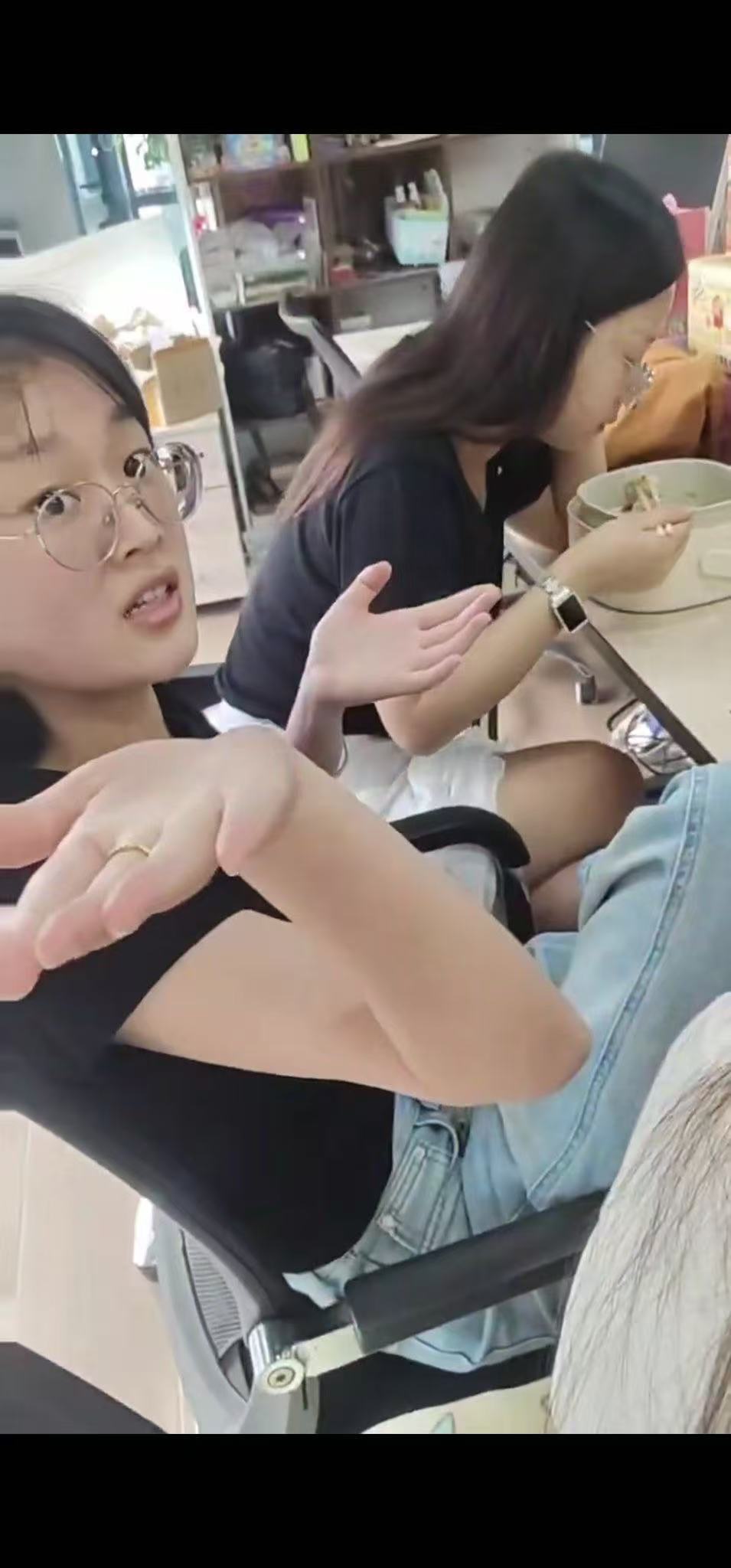 外卖投诉后续：吃个外卖，工作丢了，自己也被人肉了，公司受牵连，广东撤下其公司【诚