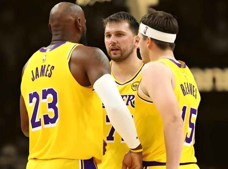 早上醒来，湖人就有2个坏消息2个好消息，全是关于三巨头的！
今天湖人要在主场挑战