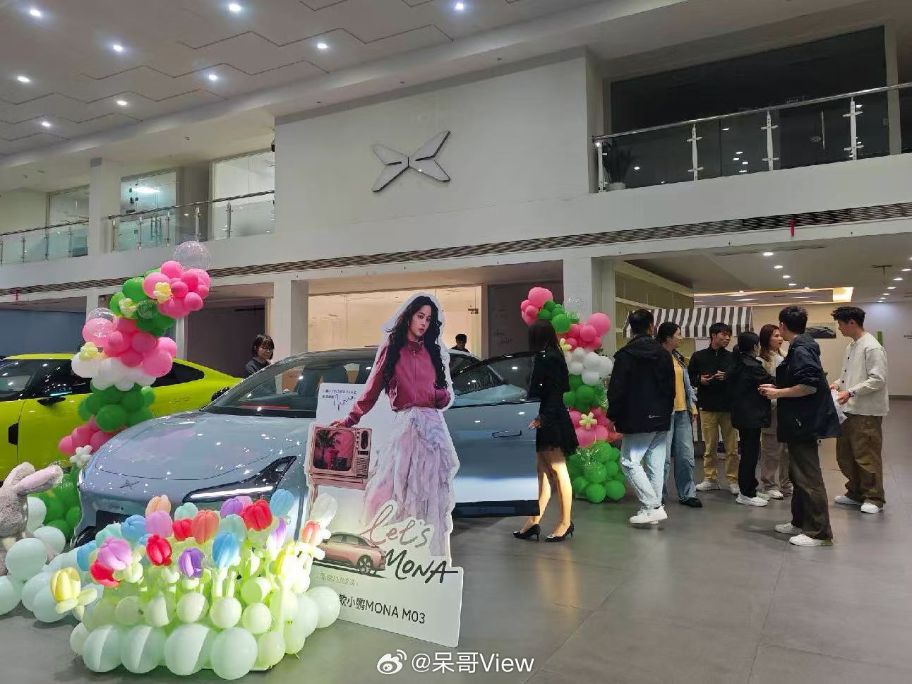 周末还没想好去哪儿的，建议直接冲小鹏门店。别问，问就是早试驾，早真香，早发朋友圈