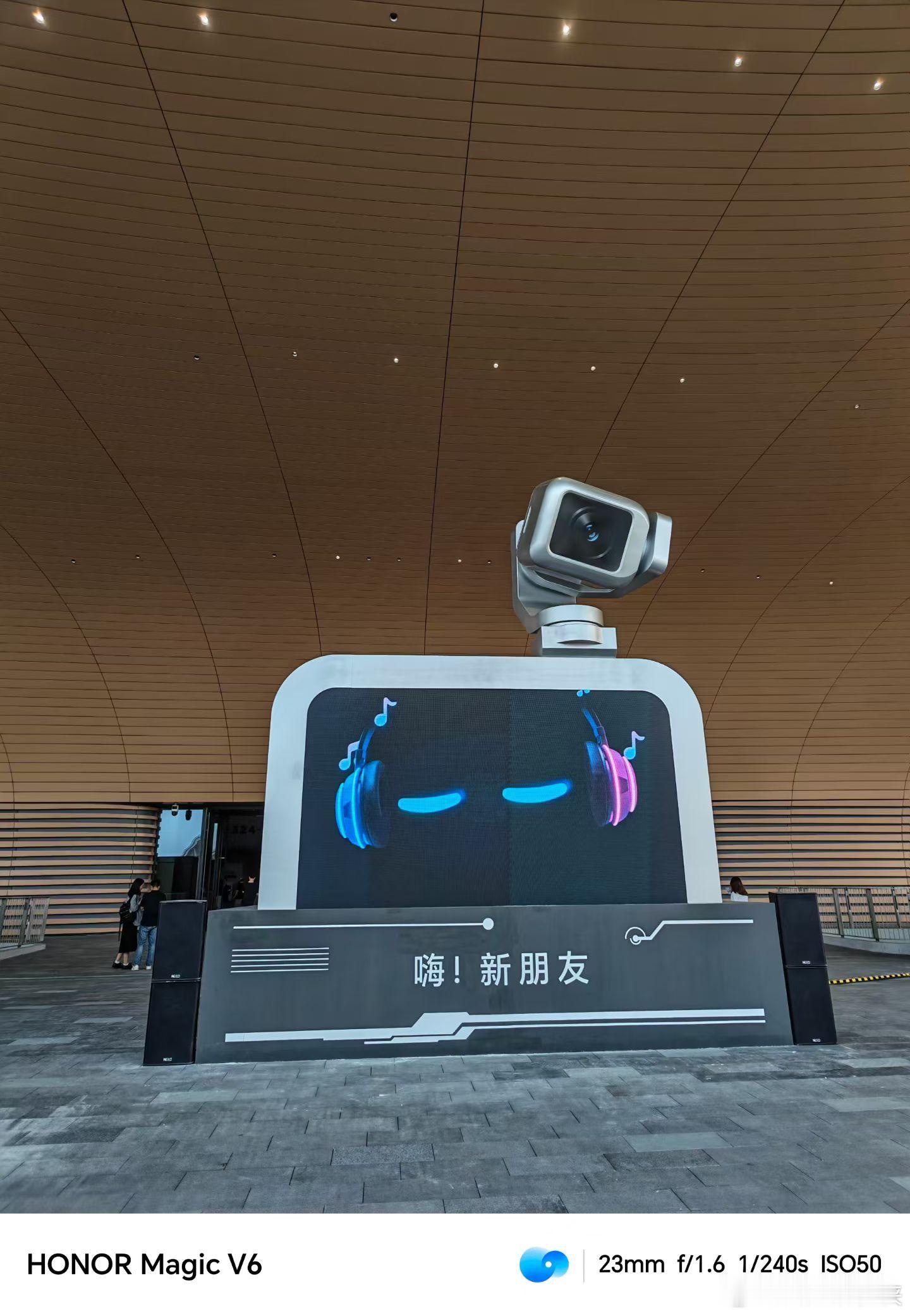 李健称放弃RobotPhone有一万个理由荣耀RobotPhone 今天发布，大