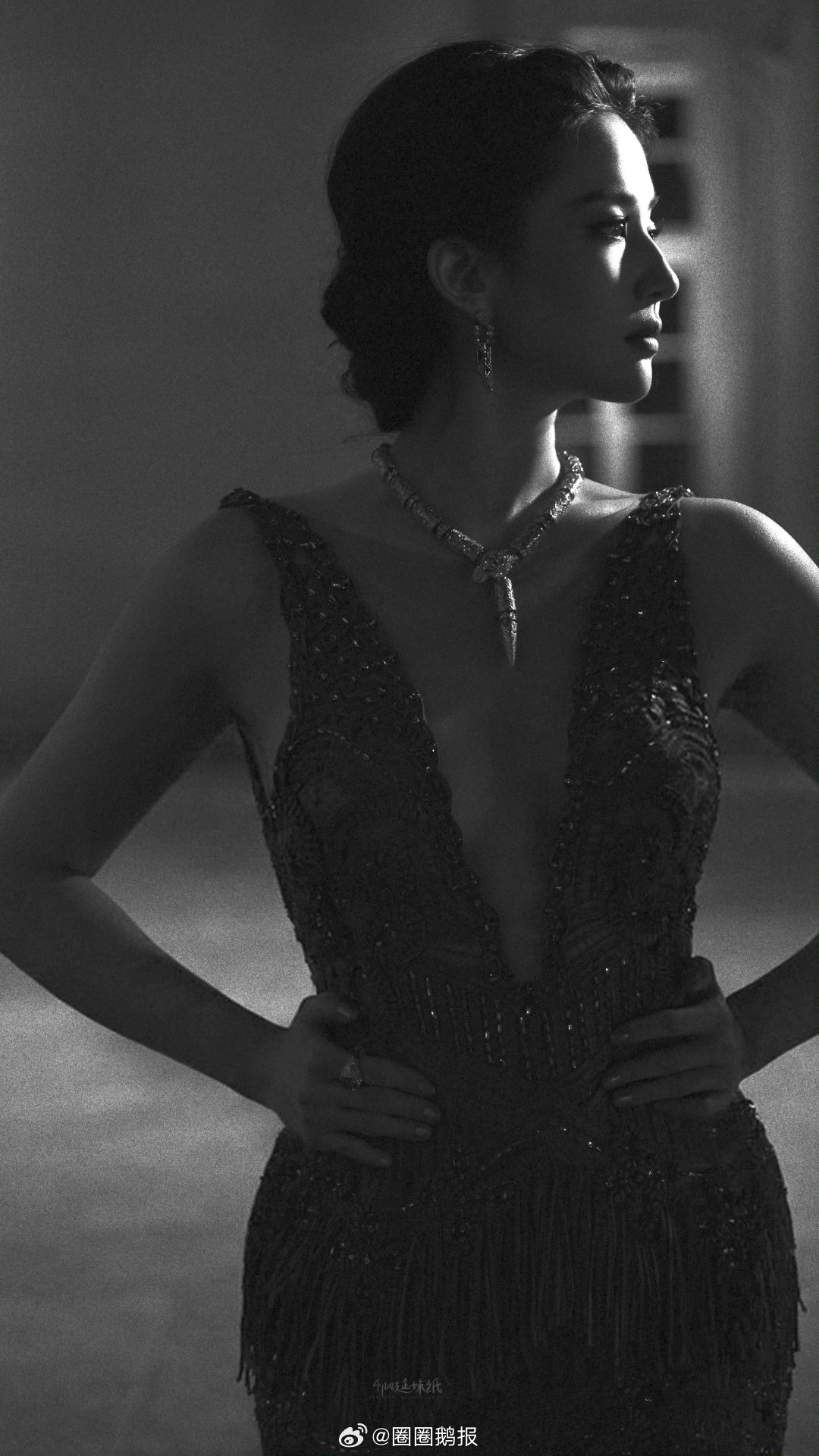 刘亦菲夜幕下盛放任何人错过这两张神图我都会难过的 