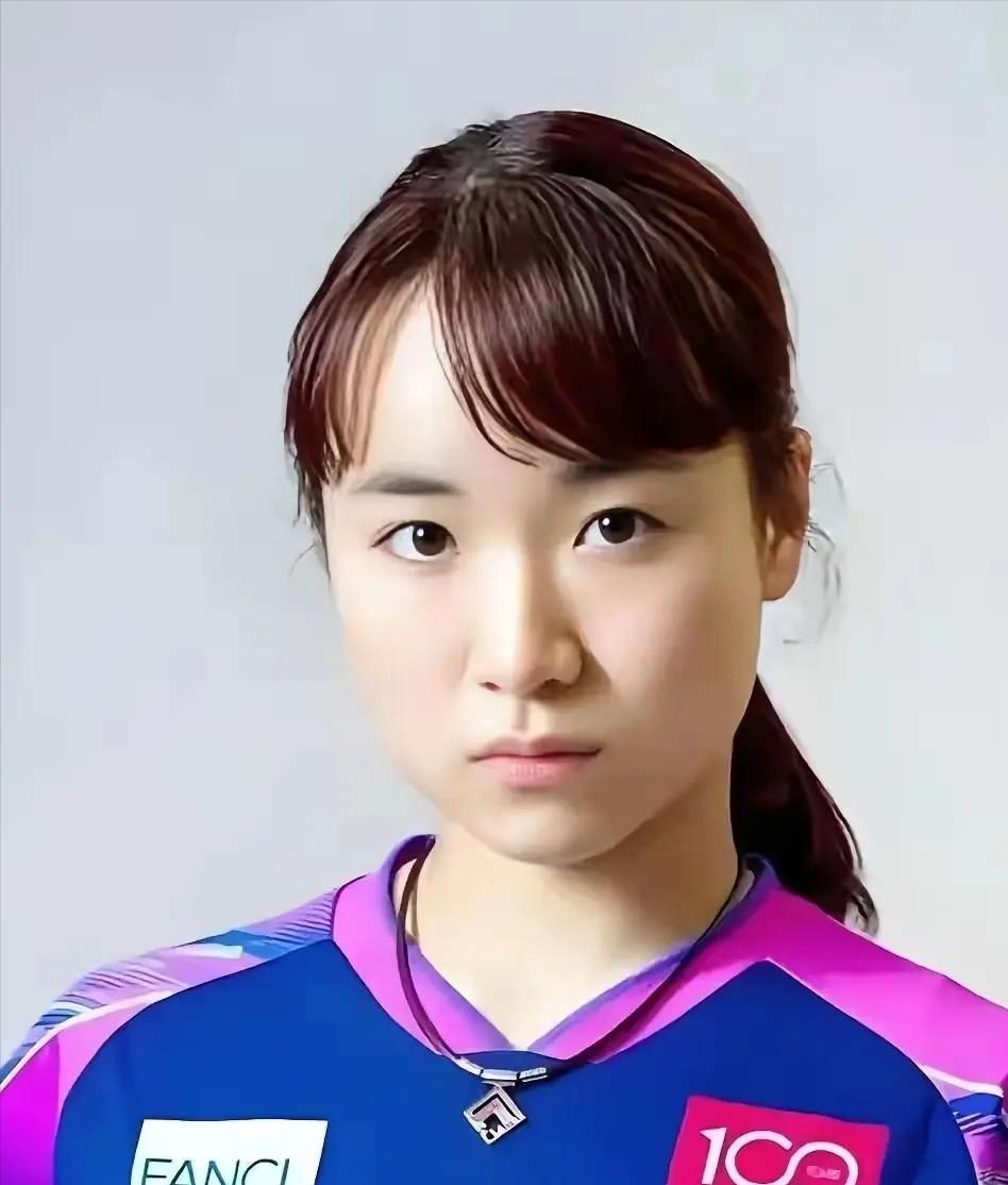 为何日本队这么快便放弃桥本帆乃香，选择伊藤美诚？

中国大满贯，
桥本帆乃香被大