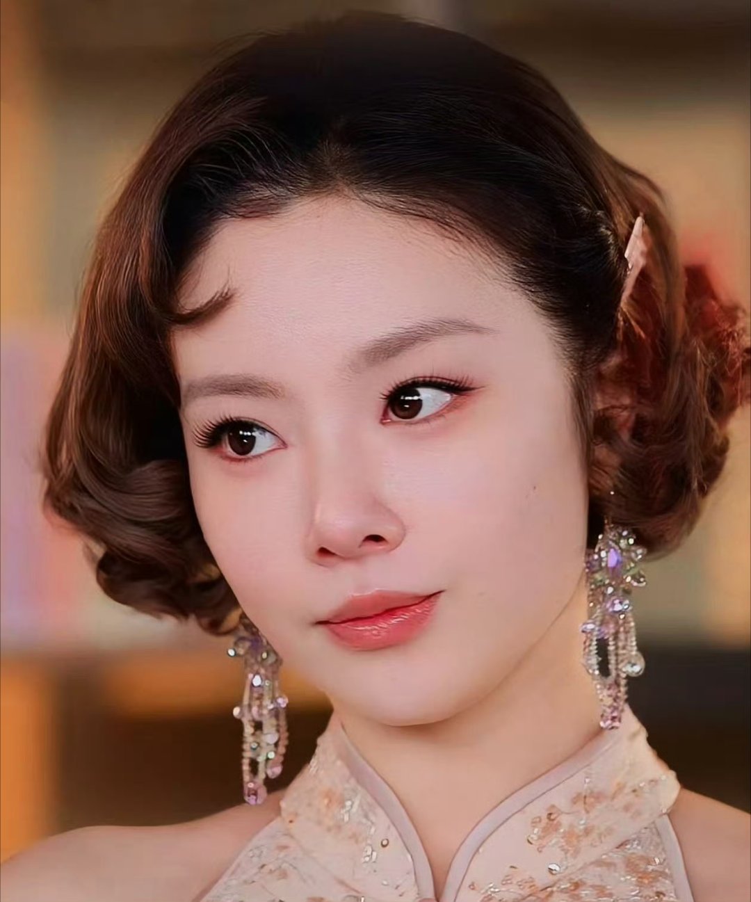 金鹤龙把王菊化成刘亦菲了一直觉得美女和美女之间相似度是很高的