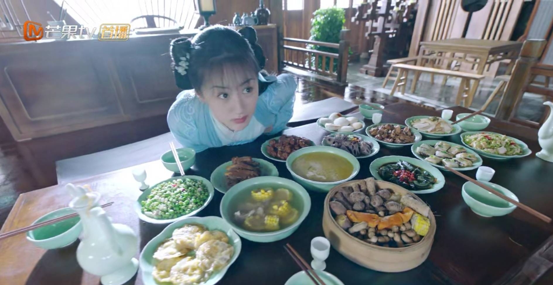 到现在我还没赶上褚璇玑的伙食，一餐吃14个菜~[笑cry] ​​​