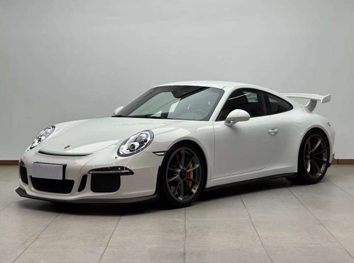 保时捷 911 GT3 白外/黑内2016年7月上牌，1800公里车主委托我们1