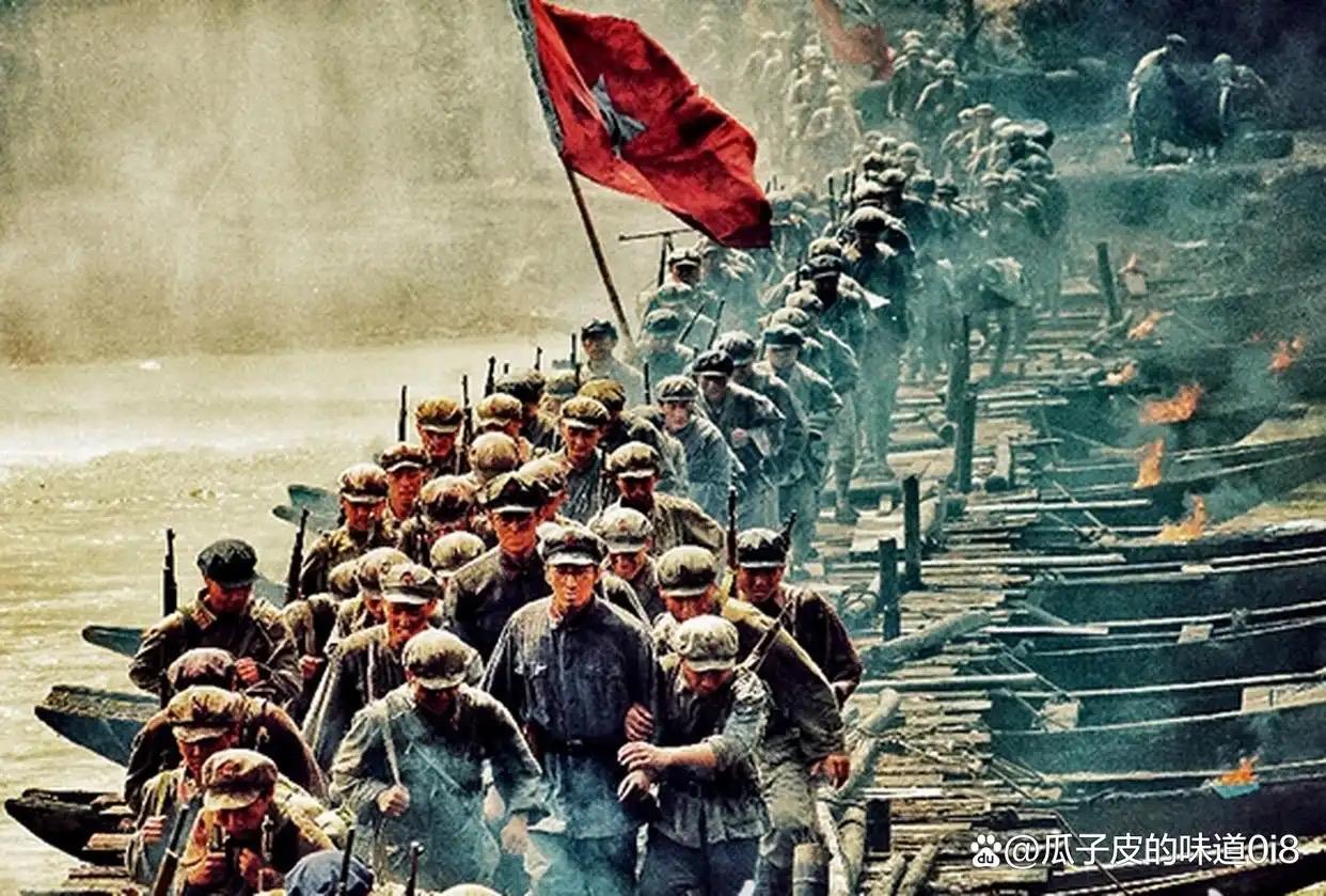 七古 · 長征頌

衷心思遠再長征，紅日摇光最透明。
九道鴻圖鋪玉軌，雙眸烈焰鑄