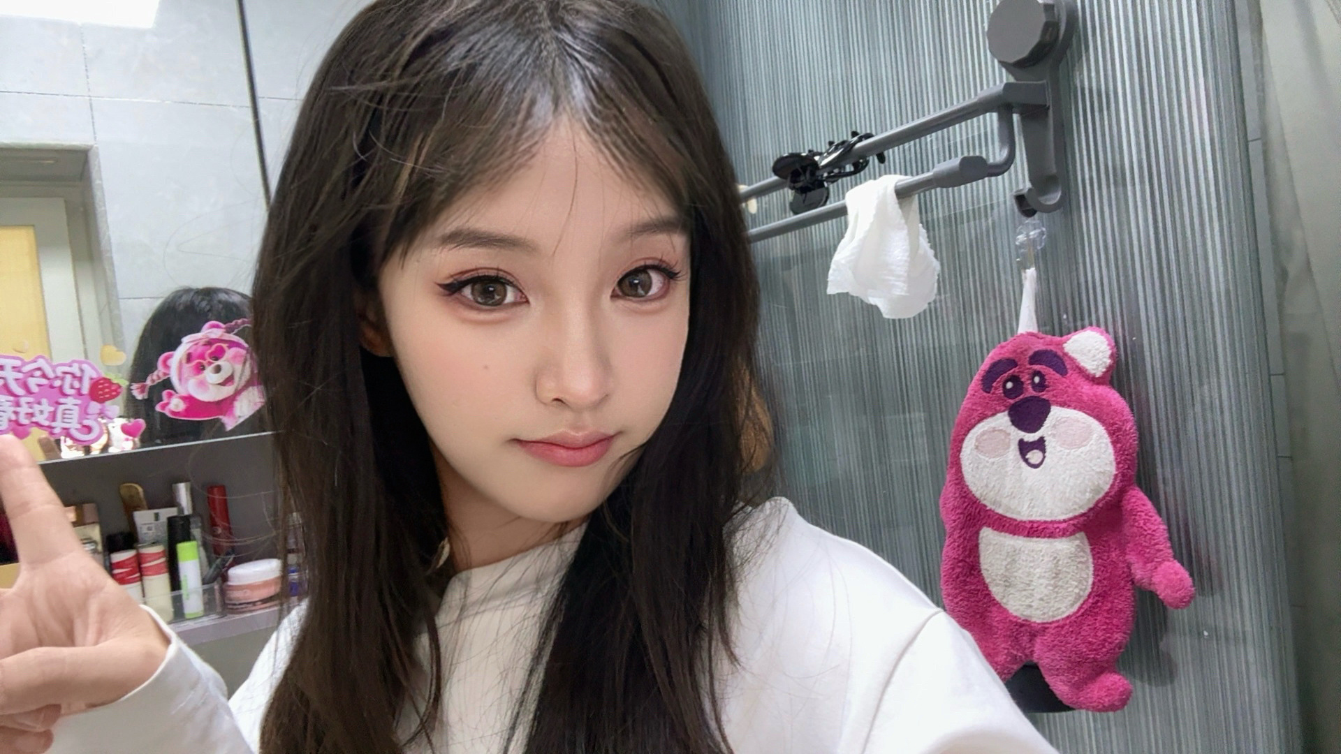 又到了每天最不想面对的环节——卸妆