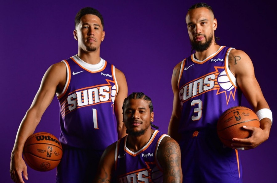 太阳队的德文·布克、杰伦·格林和迪隆·布鲁克斯三人在对阵雷霆的系列赛中的总出手次