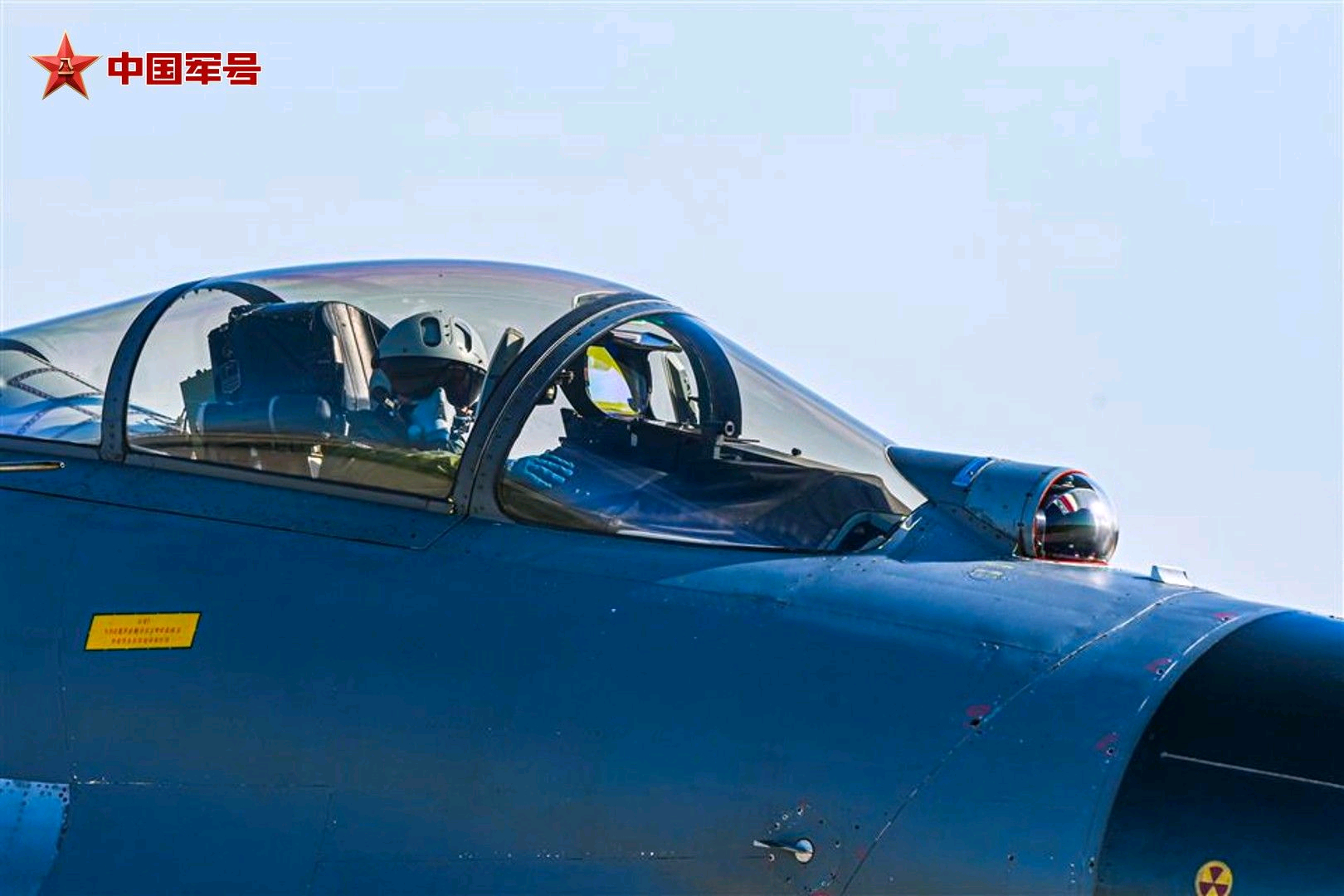 华北大地的应龙猛龙空军航空兵某团歼-11B/BS、歼-10S图6，构图可以烽火问