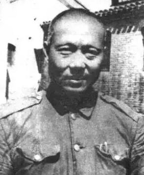 1957年，傅作义到功德林看望陈长捷，陈长捷激动大喊：“你在北平谈判，让我坚守天