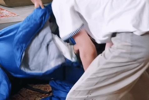 苏新皓笑到一句话也说不出来给苏新皓笑成啥了苏新皓在抢睡袋环节的表现也太有趣了吧，