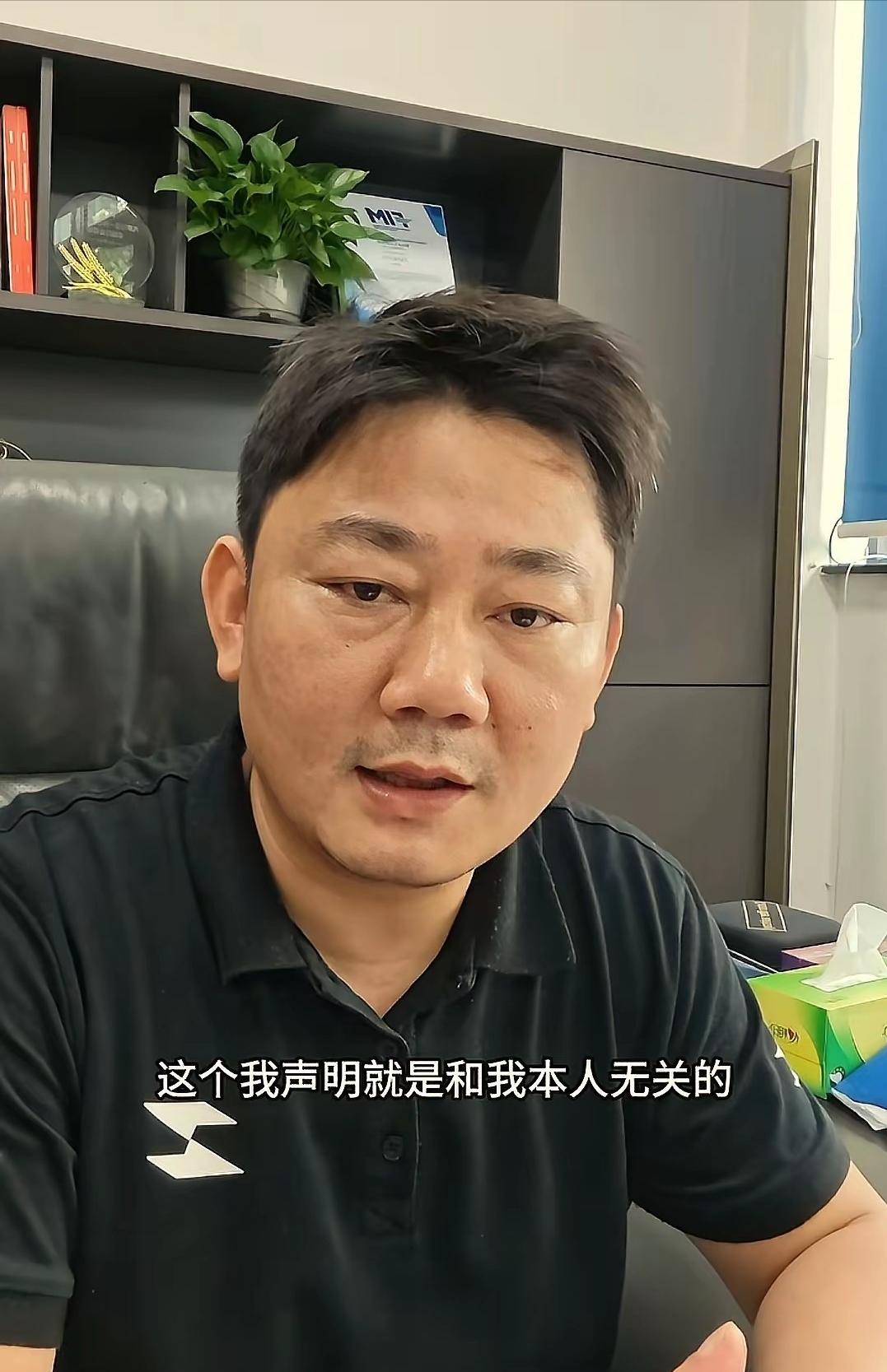 从3月底张雪走红，到5月中旬出书，满打满算不超过50天的时间，了解写作和出版流程