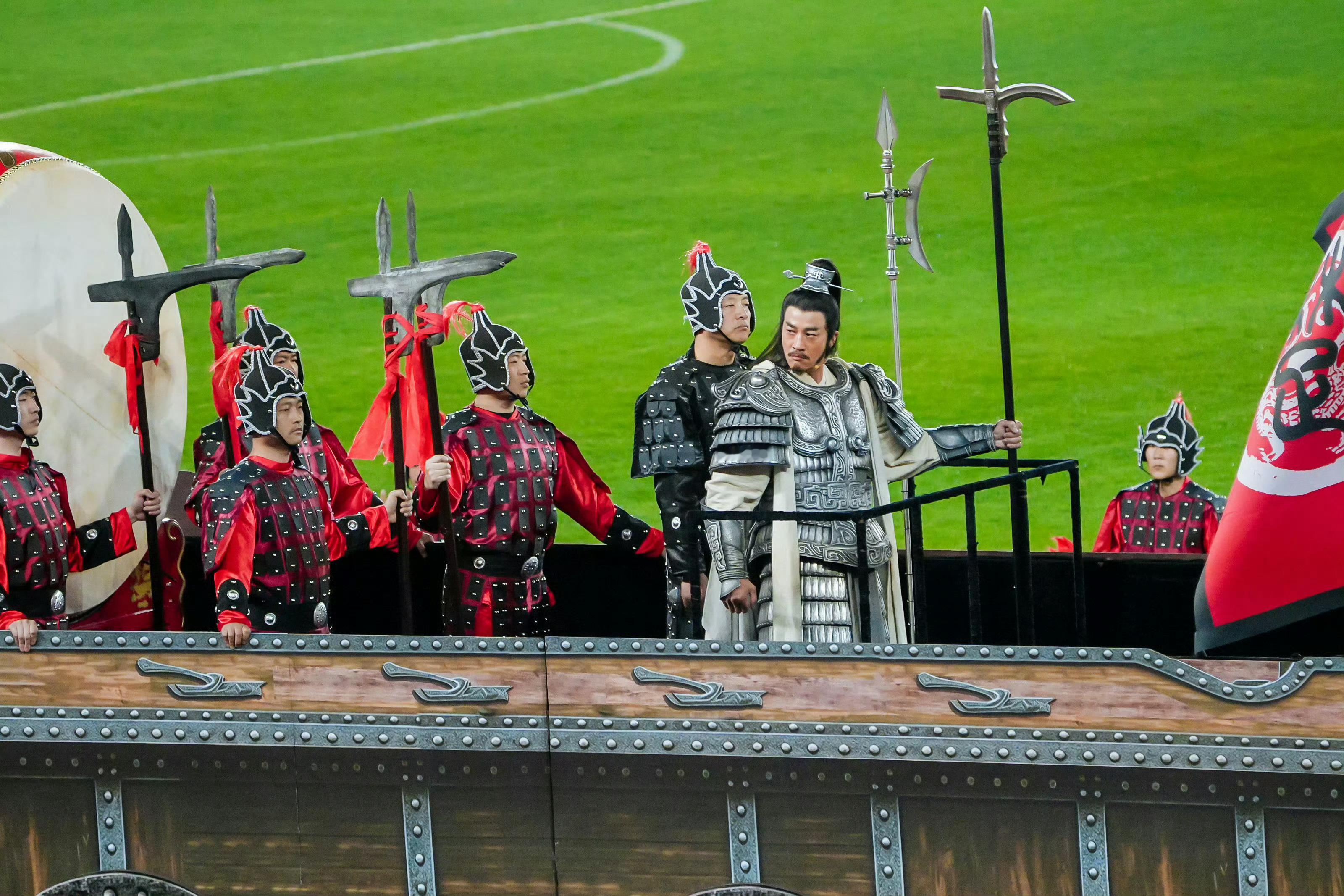 极氪回应网友建议何润东代言网友神提议：西楚霸王代言新公路之王🔥 