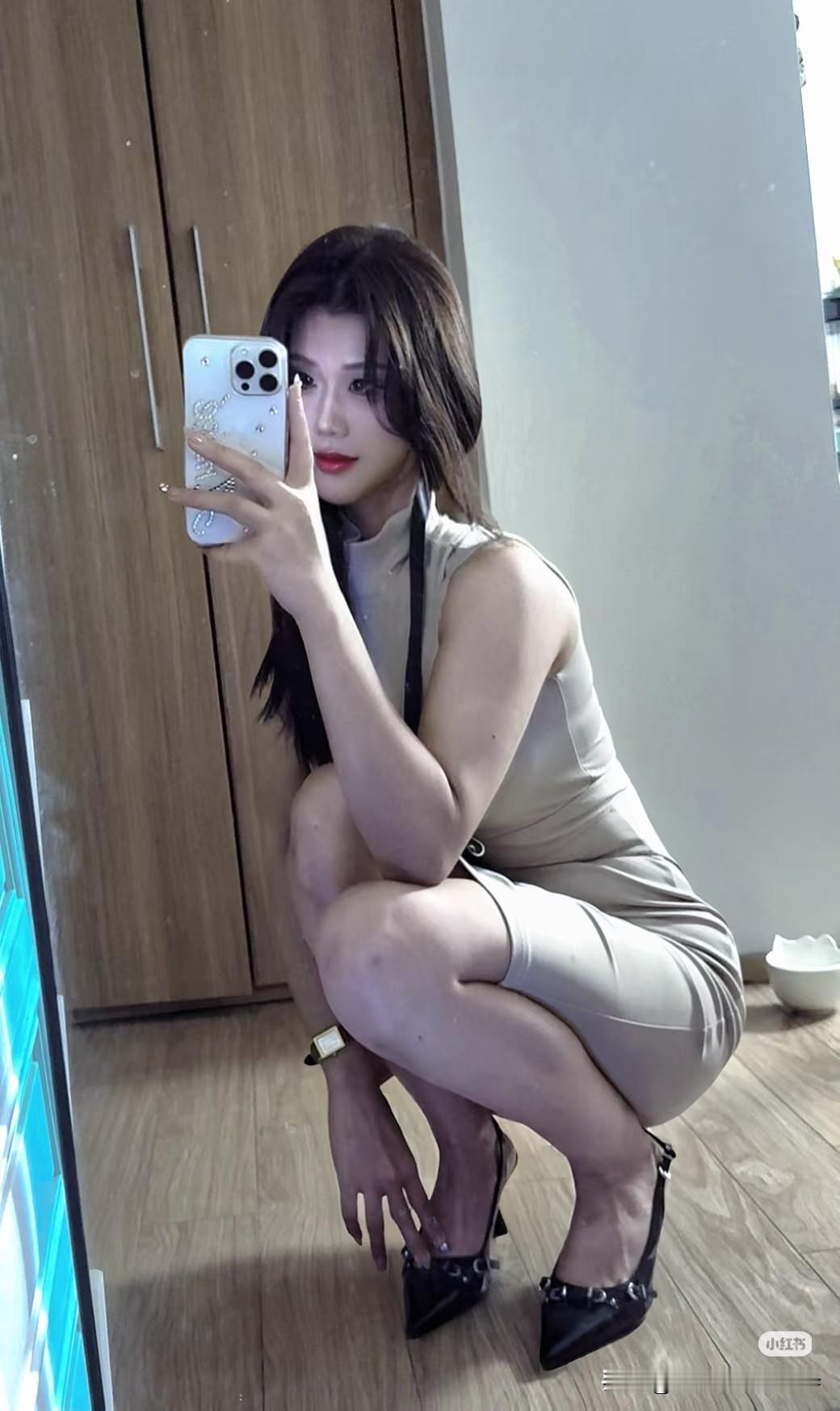 凹造型 健身房 自拍🤳🏻有人说“努力必定成功”你赞同吗? 分享街头的时尚之美