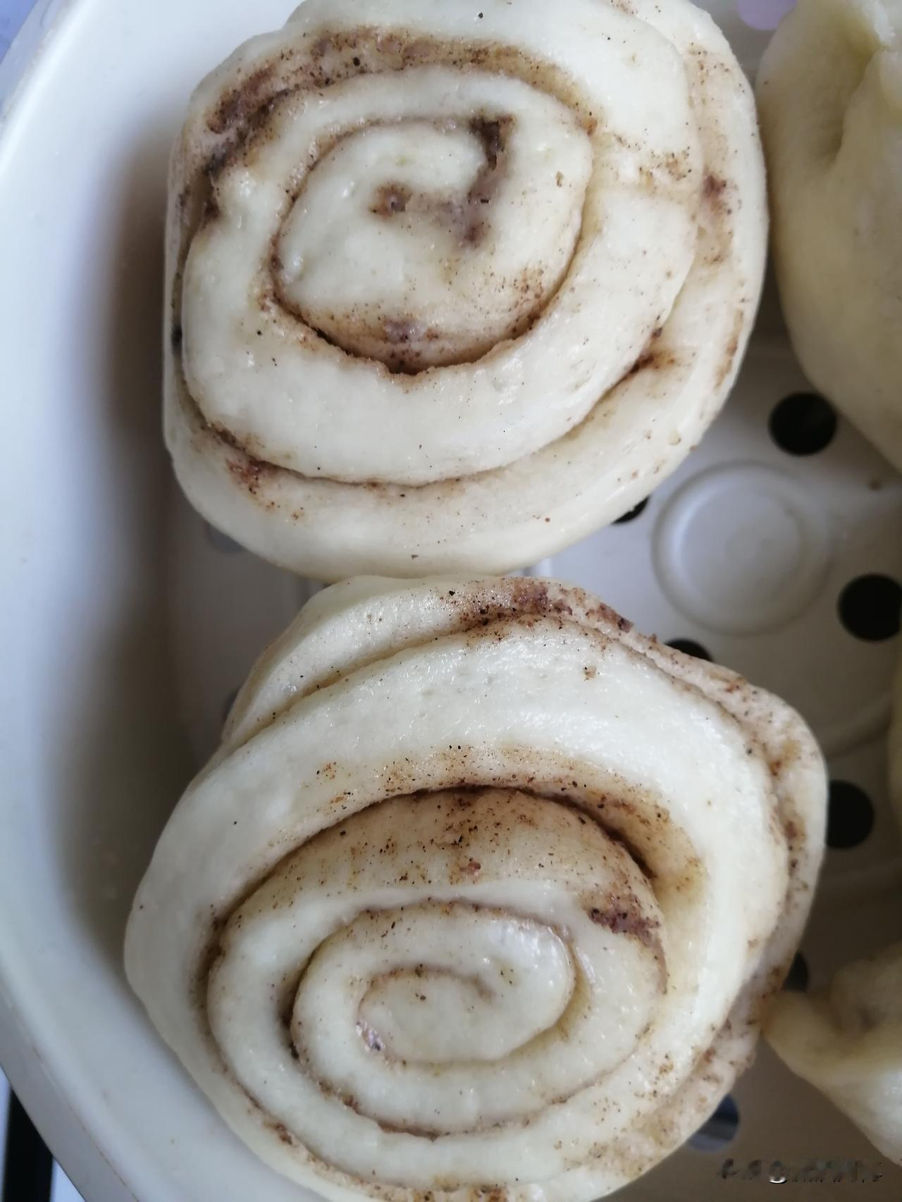 一天都是享受二十四小时。
都是用眼睛看世界，
都是用嘴吃饭。
还有，
都是：
出