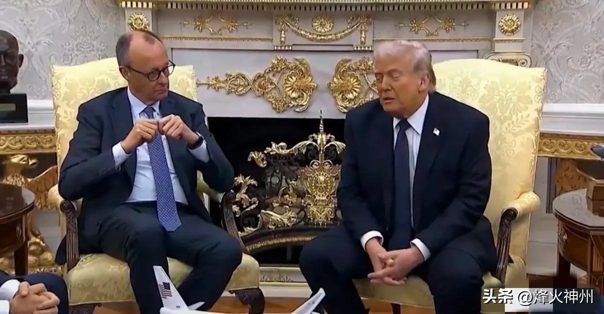 美国媒体今天报道：“美国总统特朗普3月3日在与德国总理默茨会谈前在白宫椭圆形办公