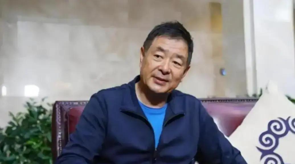 濮存昕女儿濮方在美国留学时，谈了个韩国男朋友，回国后她要办签证去韩国看人家，后来