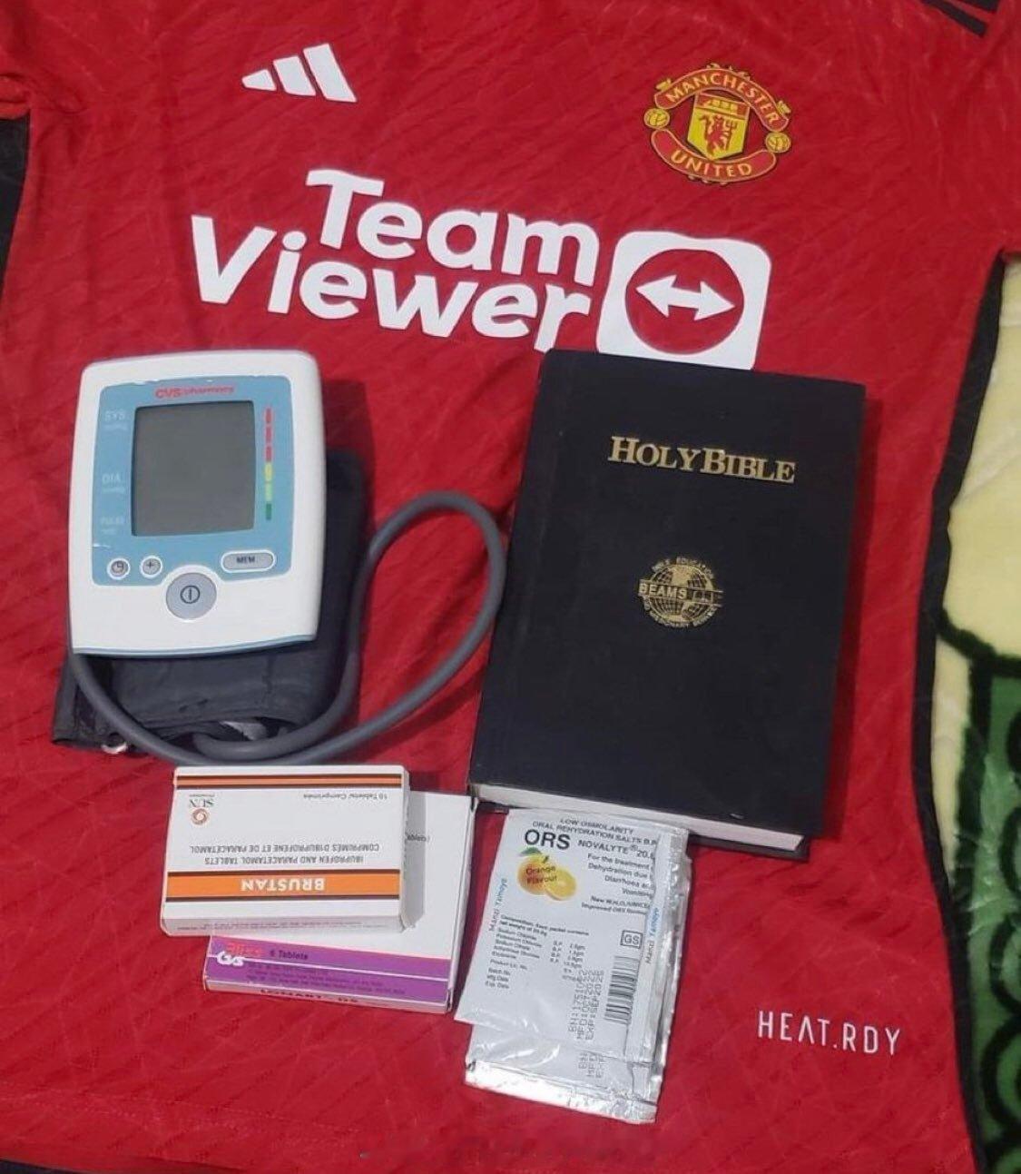 2025年的曼联球迷vs2026年的曼联球迷 