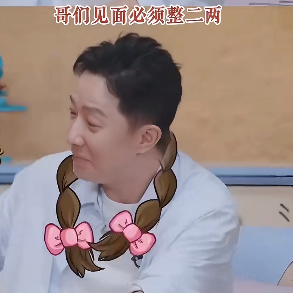 韩庚女儿回东北血脉觉醒了 看完韩庚家的日常反而更羡慕：姥爷拉手风琴，韩庚下厨，卢