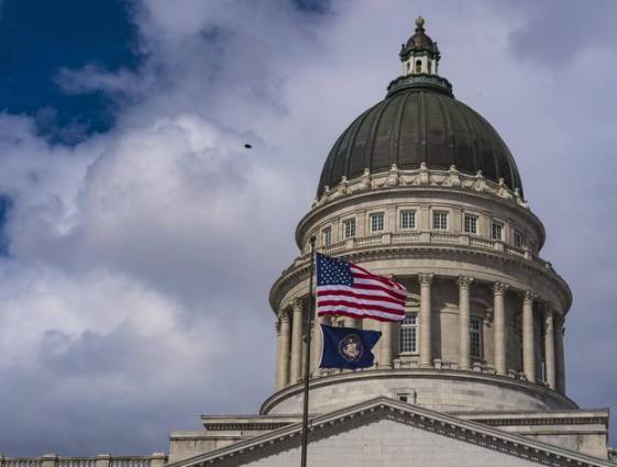 全世界没料到，美国动作真快，没踩中东坑，反而一招洗空 30 万亿债
 
很多人盯