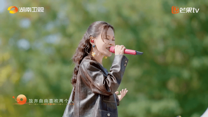 被耳帝三次发文推荐的音综彭佳慧的含金量还在上升！她的舞台从编曲到演唱技巧进行深度