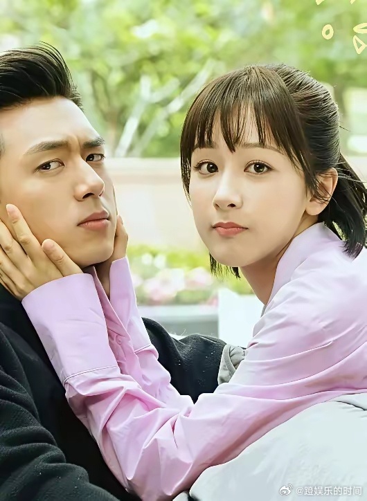 刷到《逐玉》全集被泄露的事，发现杨紫还是太牛了！当年《亲爱的热爱的》也是遭遇泄露