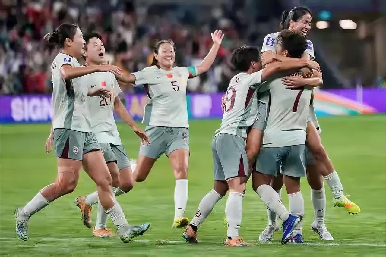 。
 
📊 小组赛战绩
 
在B组的三场比赛中，球队攻防两端表现稳健：
 
-