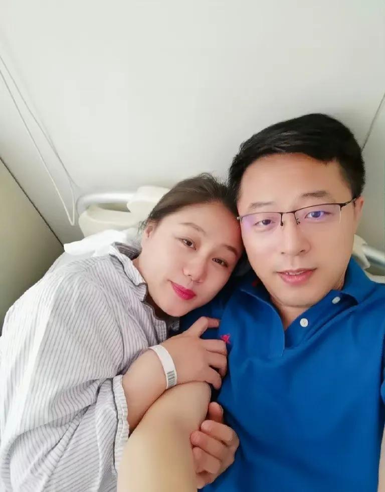 赵立坚妻子汤天如近日勇敢自曝患癌经历，她在微博中分享了确诊、手术及康复的心路历程