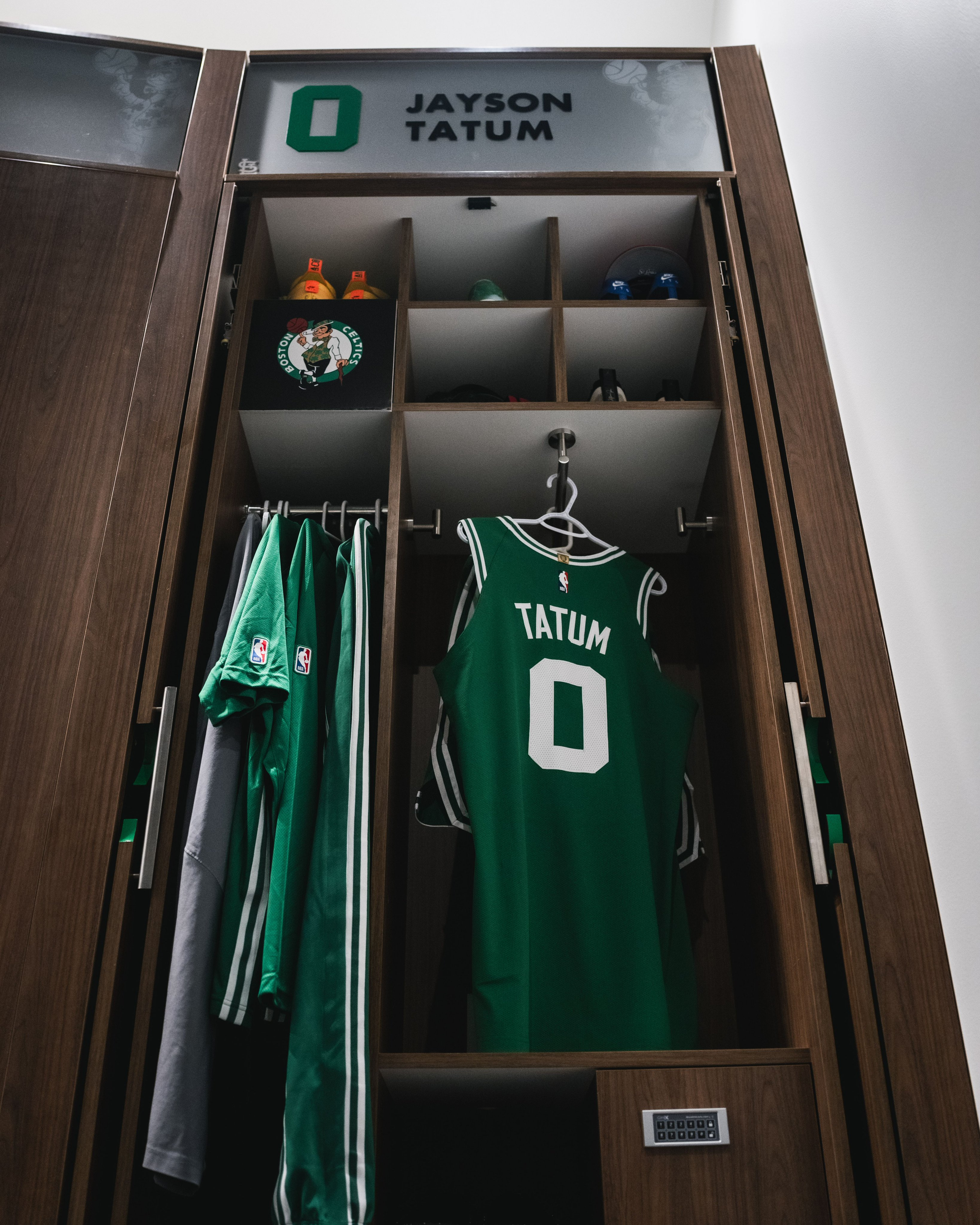 更衣室已经准备就绪😍波士顿凯尔特人 ｜DifferentHere ｜独行侠vs