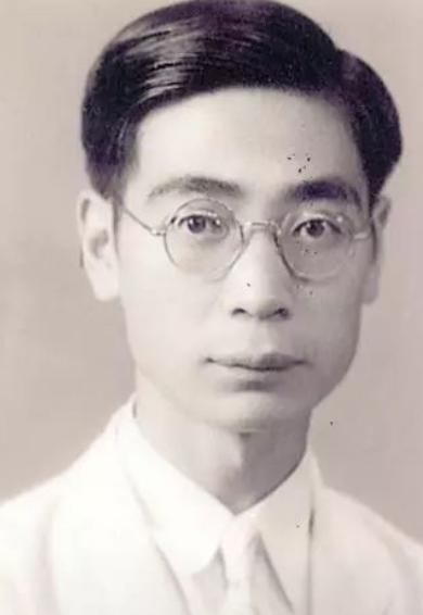 1968年12月5日，周恩来总理正在中南海怀仁堂接见外宾。这时，一位秘书急匆匆地