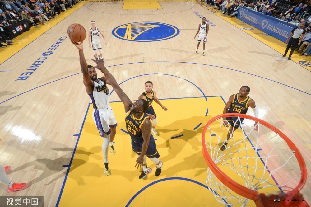 [NBA]精彩瞬间！国王险胜勇士  巴恩斯39分库里33分关键失误
北京时间1月