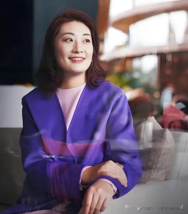 宗馥莉叔叔宗泽后表态，他说宗馥莉从小就很自私，六亲不认。对于这番表态，我认为要么