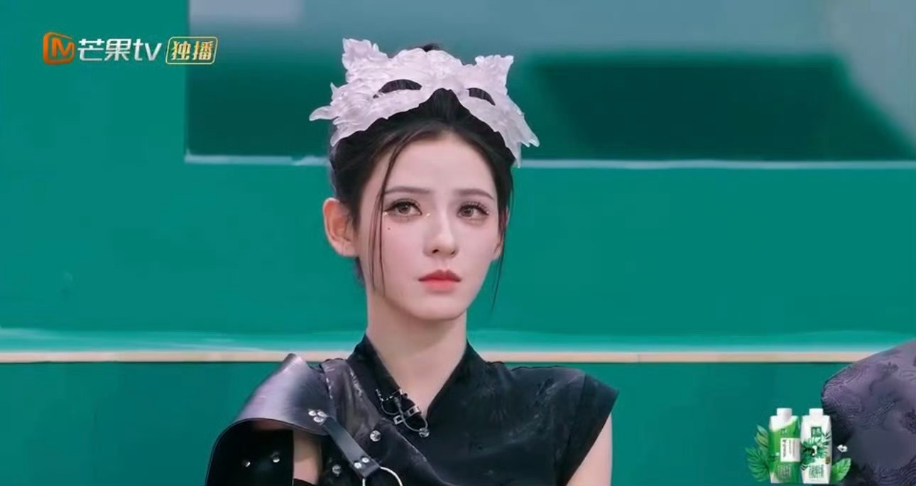 #张予曦不觉得自己有选择的权利# 《乘风2024》队长心仪，但张予曦却因为不自信