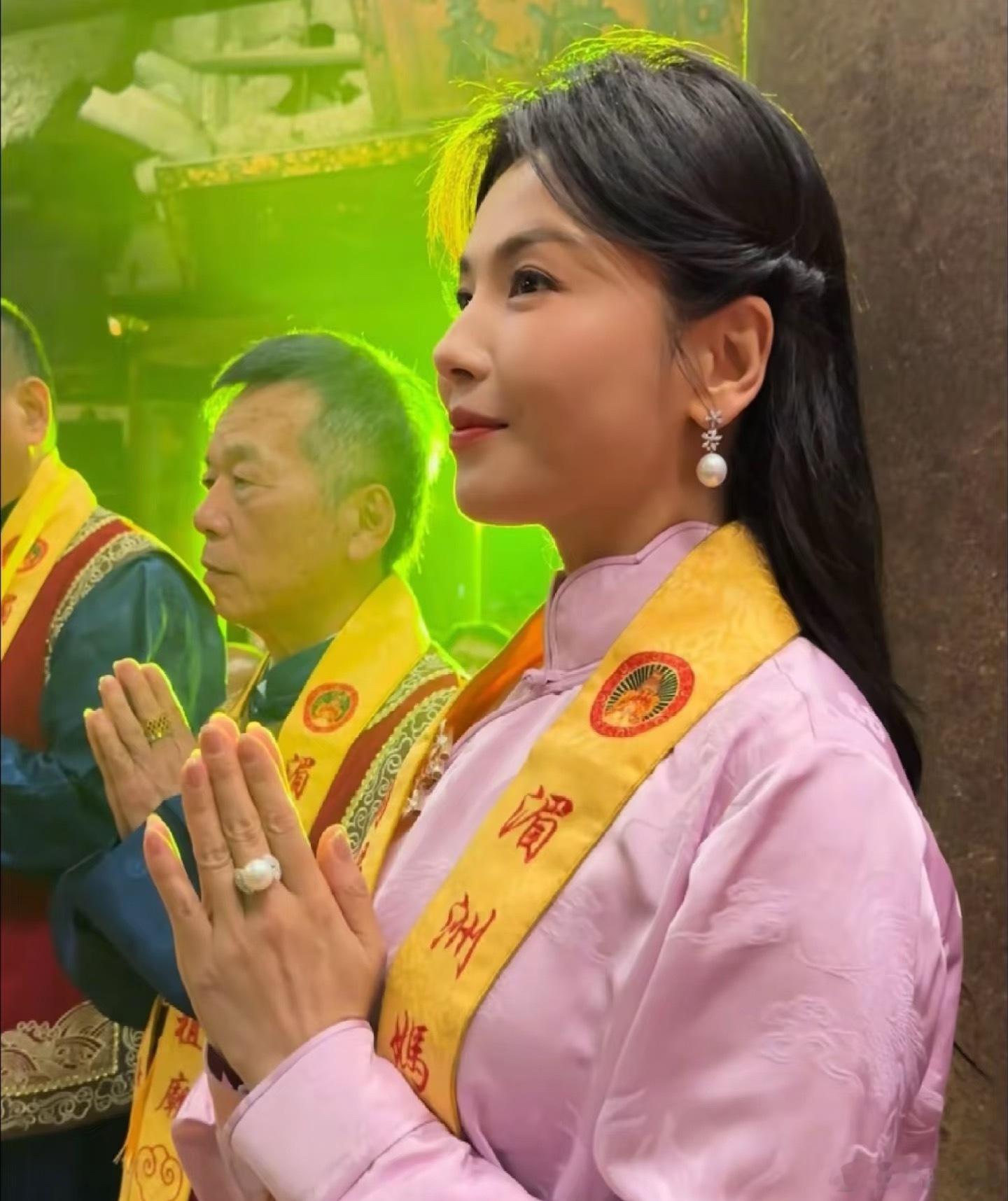 刘涛演妈祖 三次圣杯 福建人把刘涛妈祖剧照供家里这事我第一次听说的时候笑死，后来