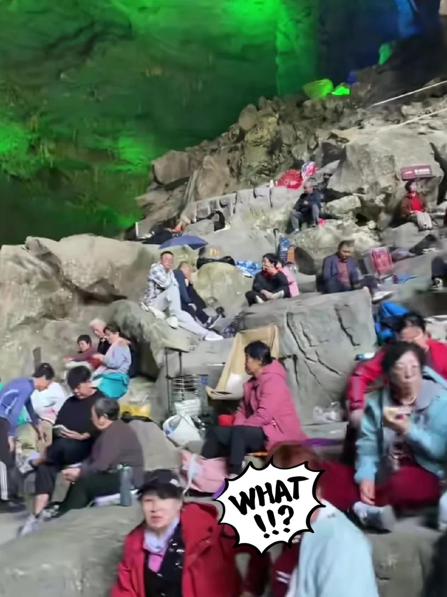 抗癌太难了，

表弟在百魔洞待了四个月，宁愿错过过年也不回家，说在这儿家人放心。