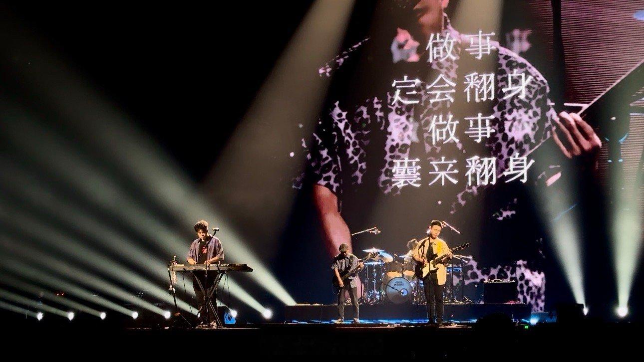 #檀健次九连真人合作舞台# 终于算是让我们等到了《莫欺少年穷》的纯享版了呀，九连
