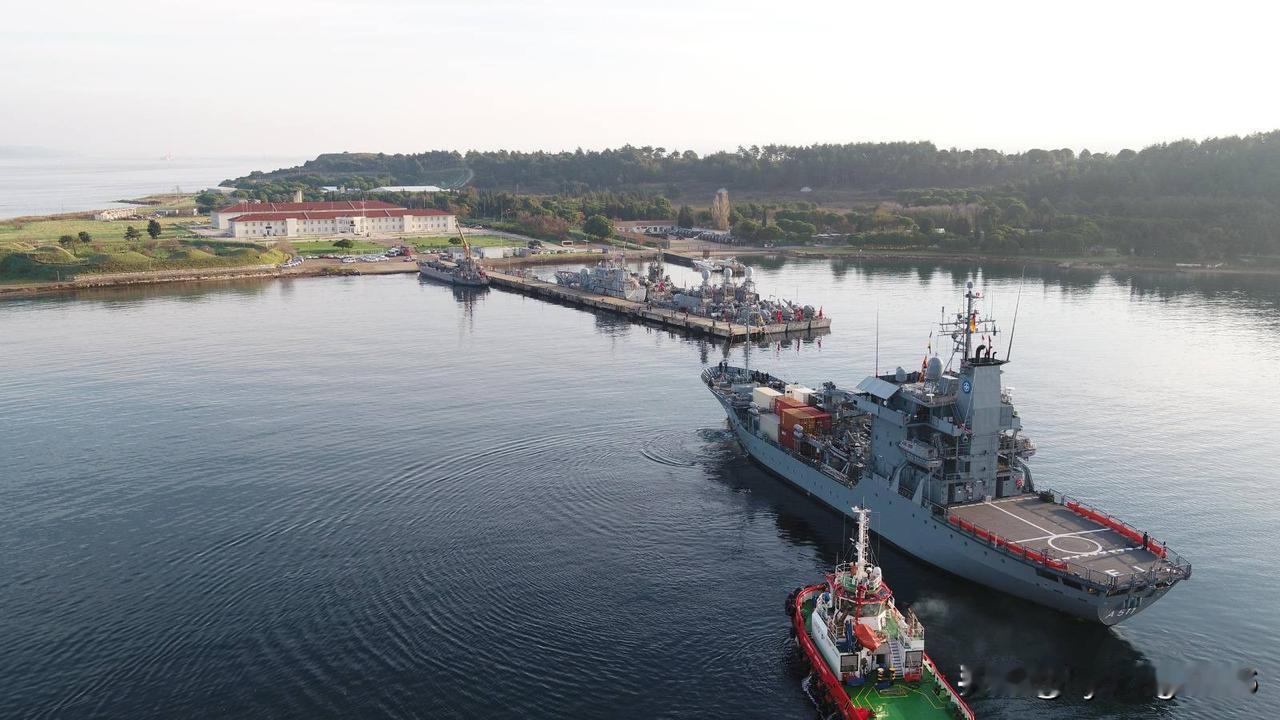 🇩🇪德国海军补给舰“易北河”号（A511）隶属于北约常设海上第二集群（SNM