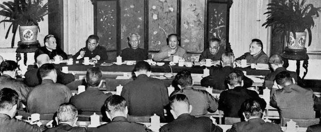 1958年，毛主席曾经和李达发生过一次激烈的争吵，李达说，伟人脑子发热到39度。