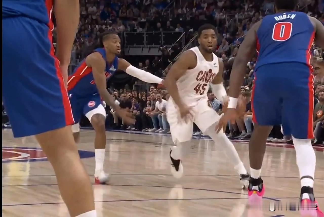 NBA东部半决赛战报，骑士四人20+客场大胜活塞31分抢七成功，与尼克斯会师东决