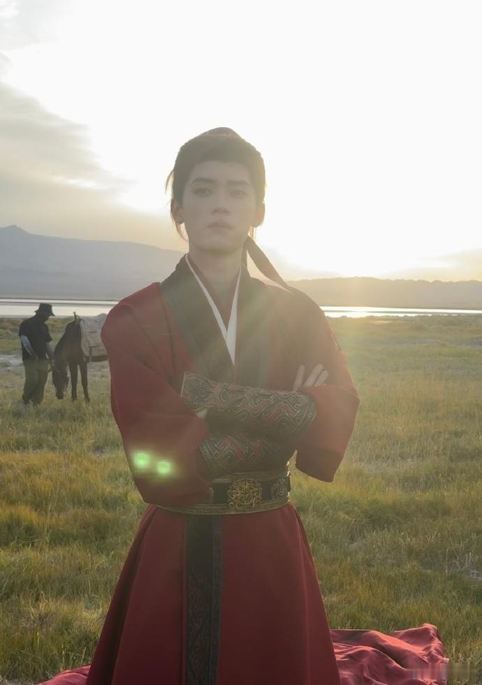 周翊然长文告别翘楚 你不再是谁的棋子，你是自己命运的主人，是守护苍生的英雄。你用