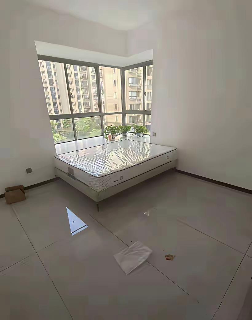 这床应该放哪里