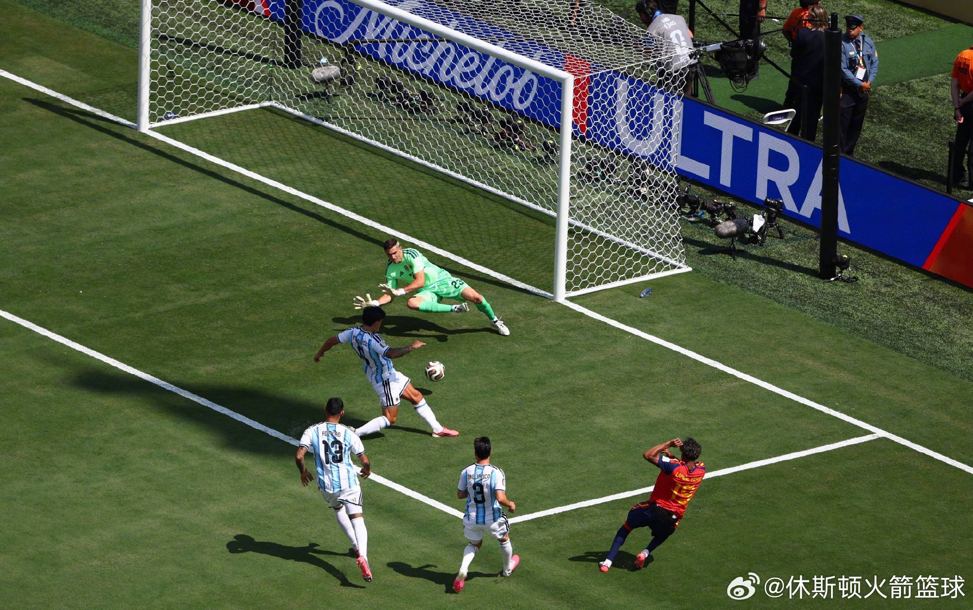 大马丁今天又神了他已经完成9次扑救了西班牙vs阿根廷世界杯