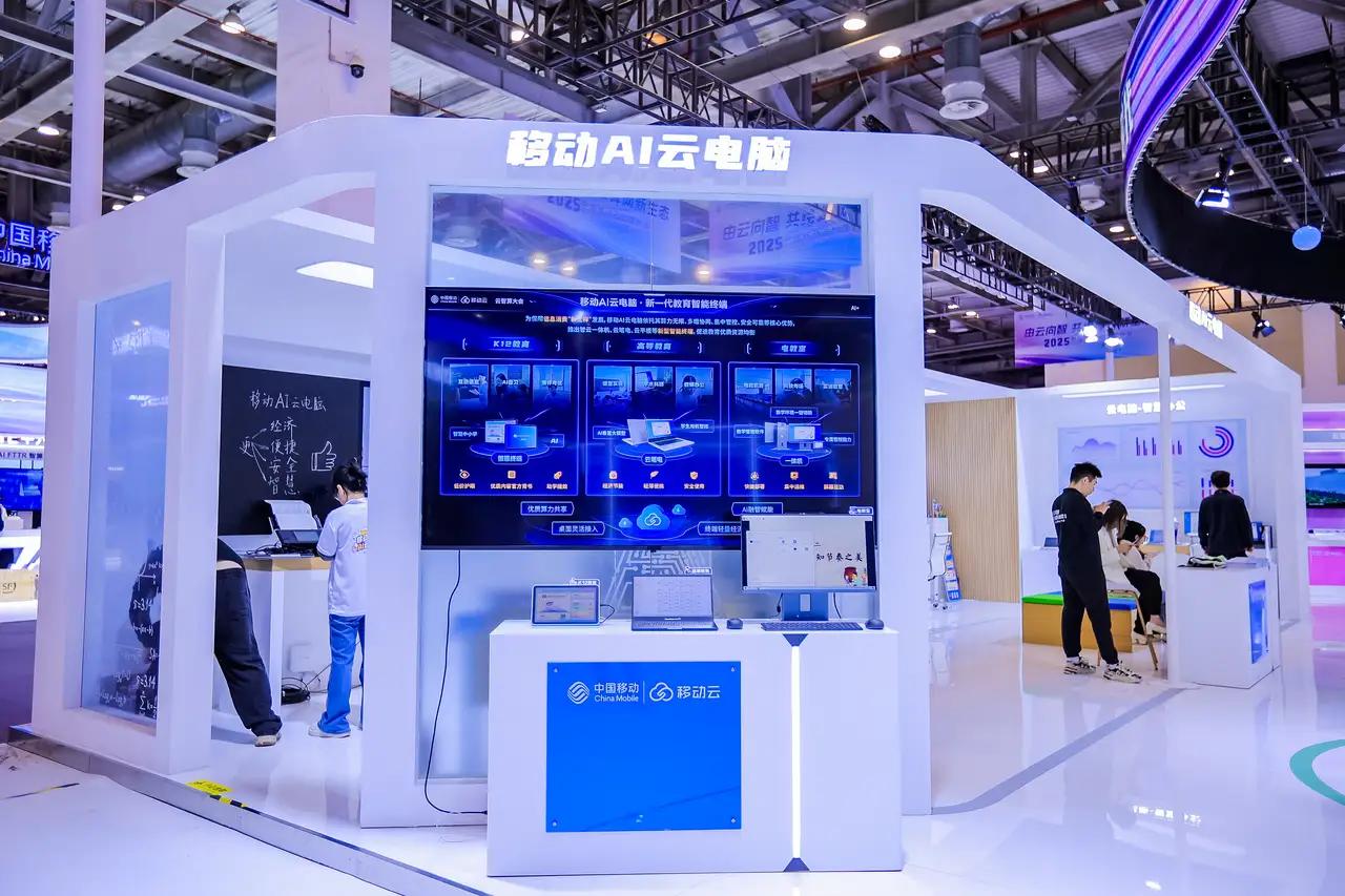 中国算力上市公司排名（前十）：
1.工业富联、
2.寒武纪、
3.海光信息、
4